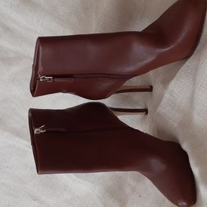 New Nine West Quanette Platform boots